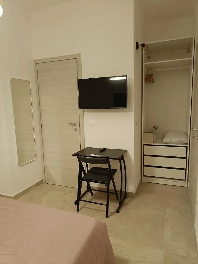 Neapolis Apartment & Rooms Syracuse Italia